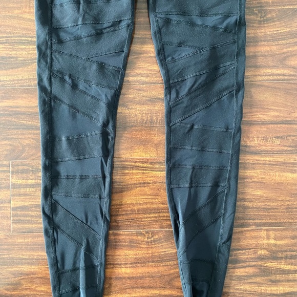 Lululemon Tech Mesh Tight Size 6 - Picture 1 of 6